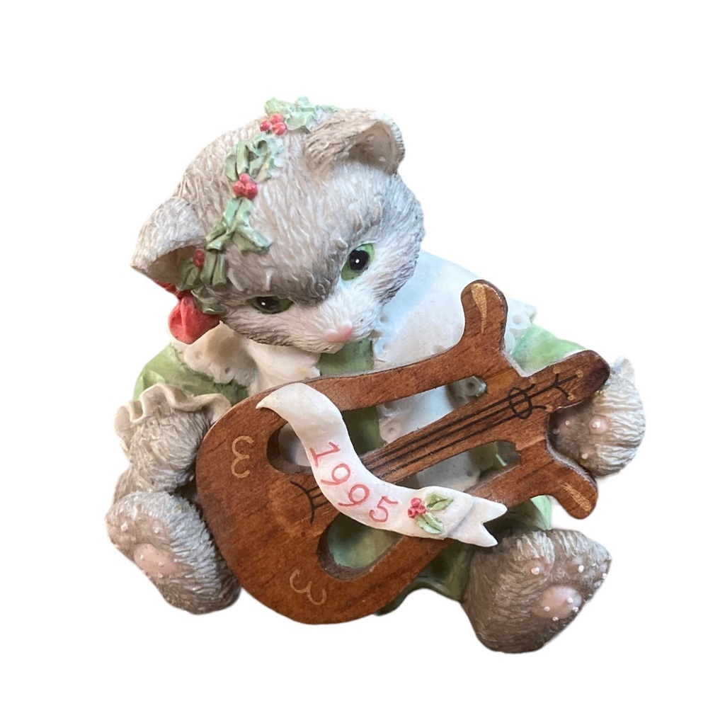 Calico Kittens figurine “The first Noel”
